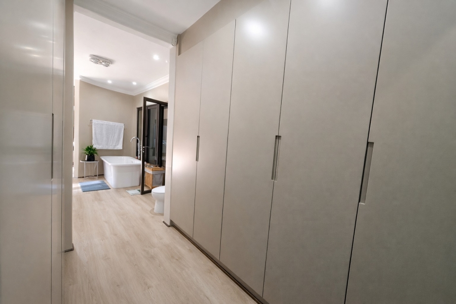 6 Bedroom Property for Sale in Cashan North West